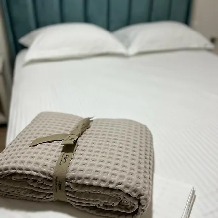 度假居 Pinetrees House With Swimming Pool 格勒姆