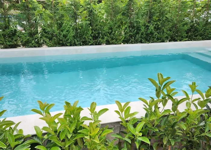 Pinetrees House With Swimming Pool * Golem (Tirana)